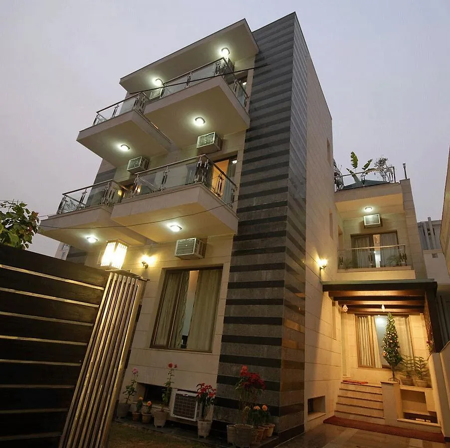 Maxfort Sikandarpur Metro غورغاون الهند